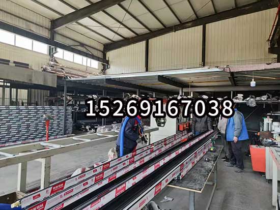 斷橋鋁型材腔體填充聚氨酯發(fā)泡機(jī)(圖5) T40D中間打孔的鋁型材發(fā)泡設(shè)備案例